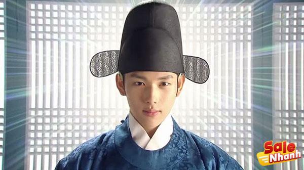 Movie The Moon Embracing the Sun