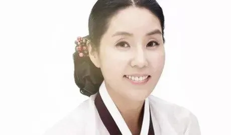 Auntie Gyun Woo (Yang Geum Seok)