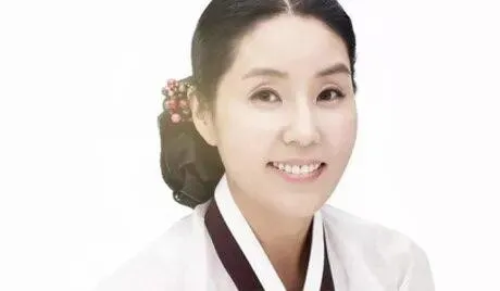 Dì Gyun Woo (Yang Geum Seok)