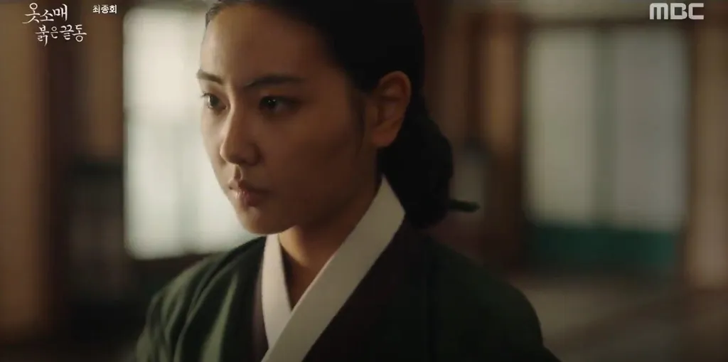 Bae Kyung Hee as Ha Yul Ri