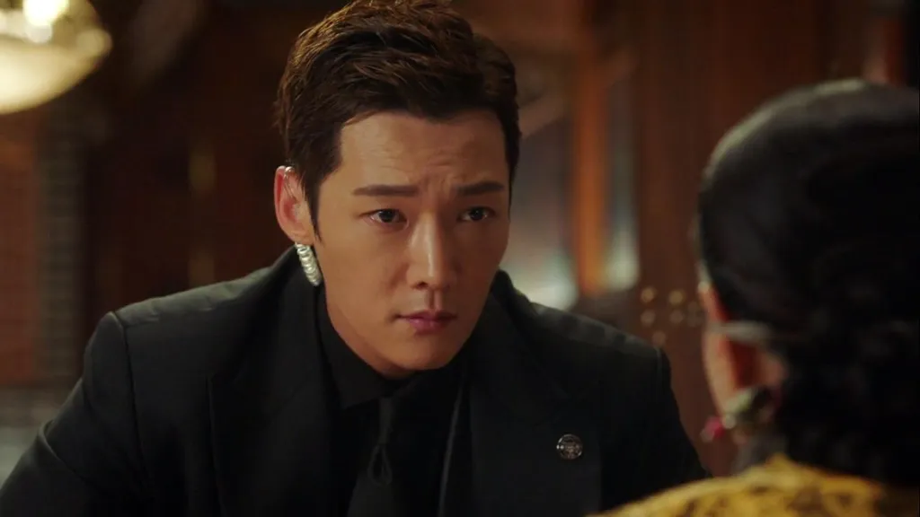 Choi Jin Hyuk (Na Wang Sik / Chun Woo Bin)