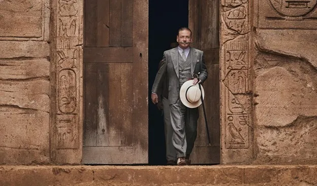 Learn more about Hercule Poirot's character_